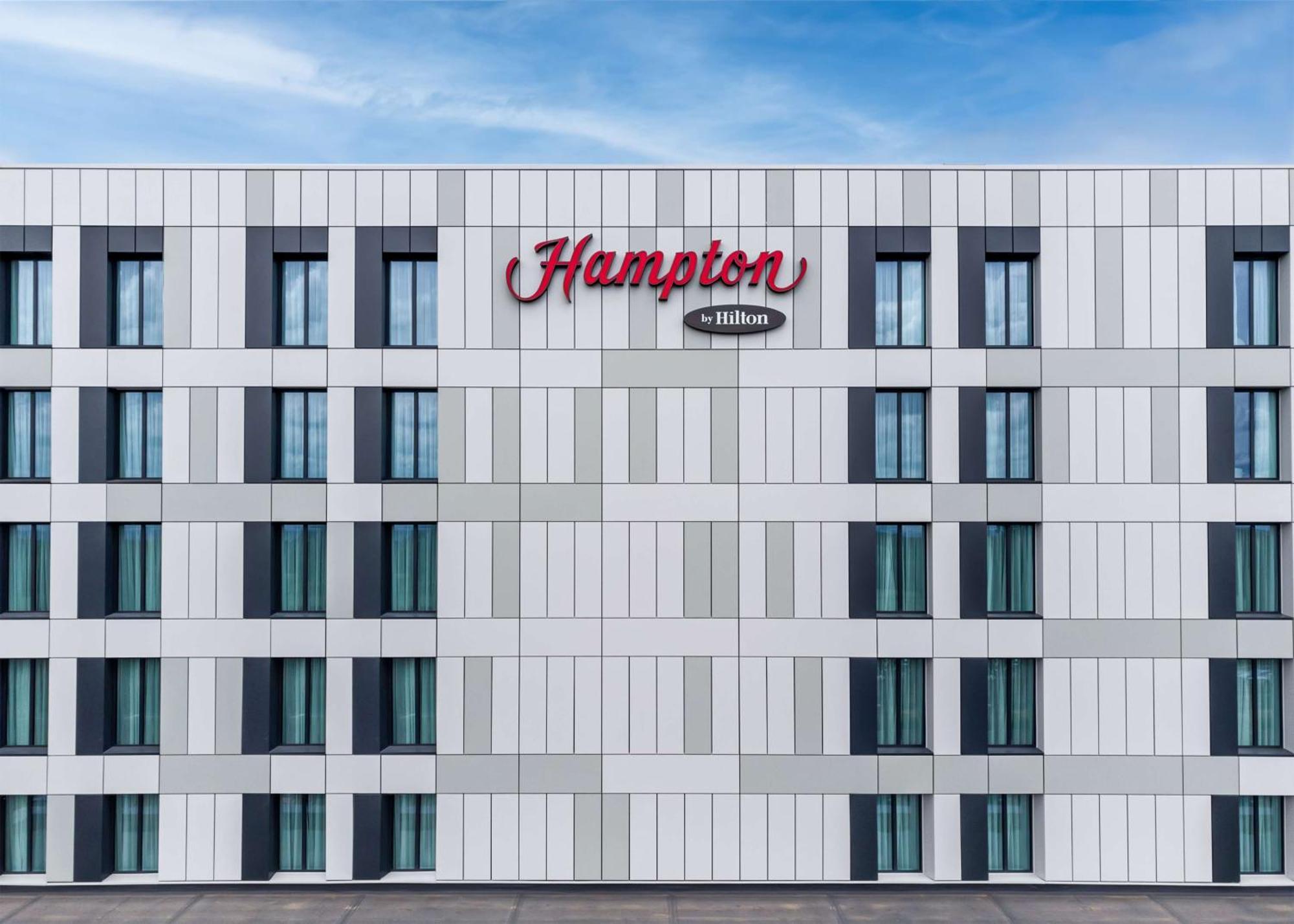 Hampton By Hilton High Wycombe Hotel Exterior photo